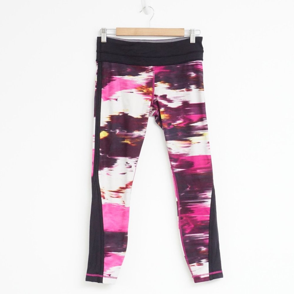 Lululemon Pace Crop Tight In Pigment Wind Berry Rumble 6